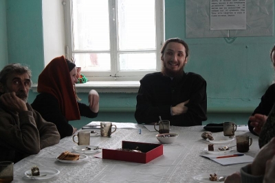 Игумен Лавр (Коротков) побывал на родительском собрании Воскресной школы при Свято-Николаевском монастыре