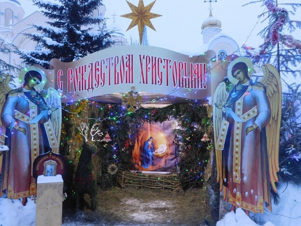 Рождественский вертеп в Свято-Николаевском монастыре сооружали всем миром