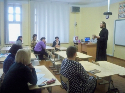 Наместник Свято-Николаевского монастыря побывал на методобъединении верхотурских учителей