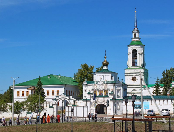 В Свято-Николаевском монастыре работает экскурсионная служба