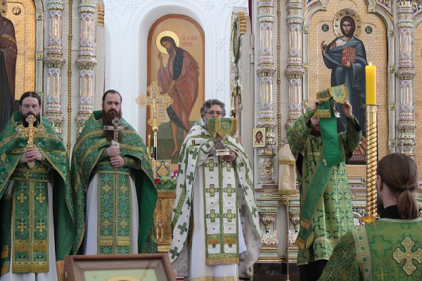 Братия, сотрудники и прихожане монастыря поздравили игумена Иеронима с Днем тезоименитства