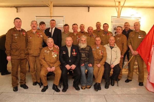 "Никогда не забыть нам пыль афганских дорог"