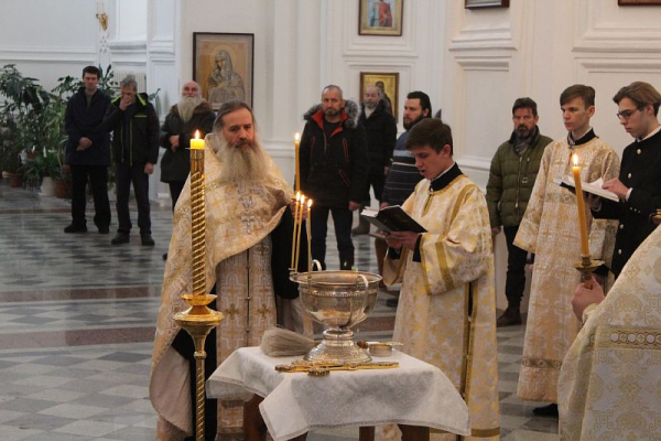 Крещенский Сочельник в Свято-Николаевском монастыре