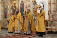 Божественная литургия в Крестовоздвиженском соборе