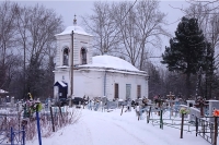 Божественная литургия в старой кладбищенской церкви