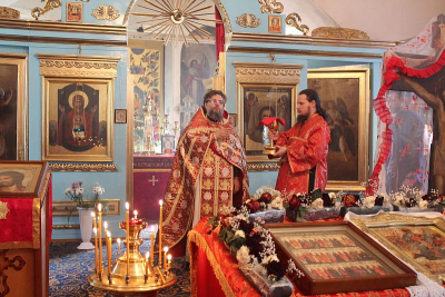 Игумен Иероним возглавил Божественную Литургию в храме Успения Божией Матери на Радоницу