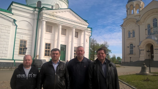 Свято-Николаевский монастырь с дружеским визитом посетили благодетели обители.