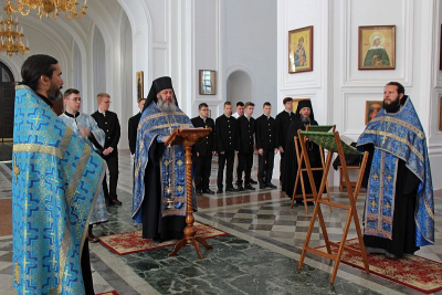 Молебен на начало учебного года отслужен в Крестовоздвиженском соборе