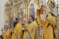 Божественная Литургия в Крестовоздвиженском соборе. Память свт. Димитрия Ростовского