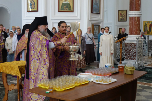 Медовый Спас в Свято-Николаевском монастыре