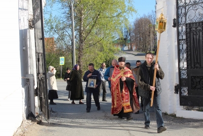 Крестный ход вокруг Свято-Николаевского монастыря состоялся в канун празднования иконы Божьей Матери «Неупиваемая Чаша»