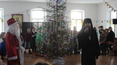 Детский праздник *Рождество в Доме Игумена* состоялся на территории Свято-Николаевского монастыря для детей воскресных школ
