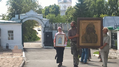 Икону Божией Матери Табынская привезли в Свято-Николаевский мужской монастырь паломники