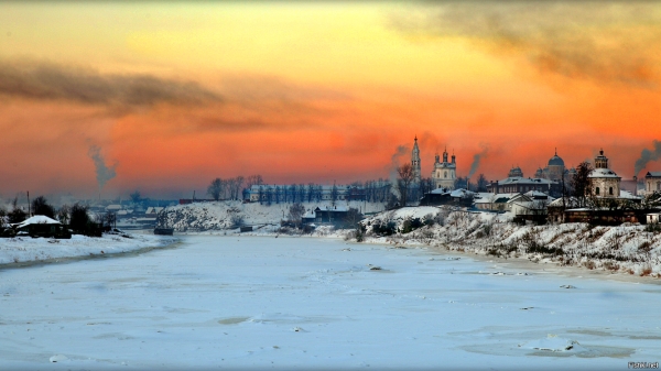 Зимняя река Тура в Верхотурье