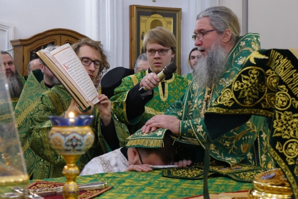 Архиерейская Божественная литургия в день празднования прославления святого праведного Симена Верхотурского