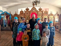 Занятие в воскресной школе в Актайском скиту