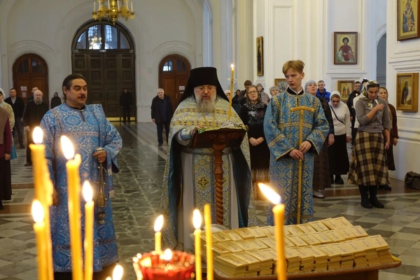 Чин благословения свещъ на Сретение Господне