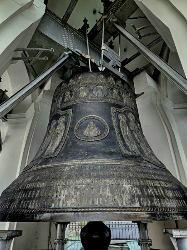 Самый большой действующий колокол России