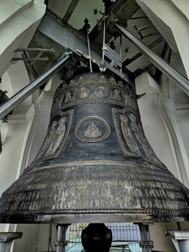 Самый большой действующий колокол России