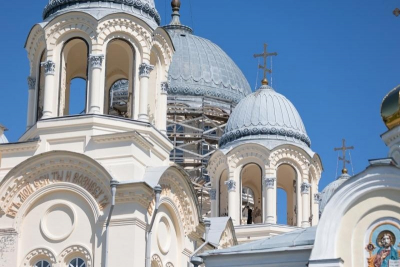 В Свято-Николаевском монастыре восстанавливают главный купол Крестовоздвиженского собора