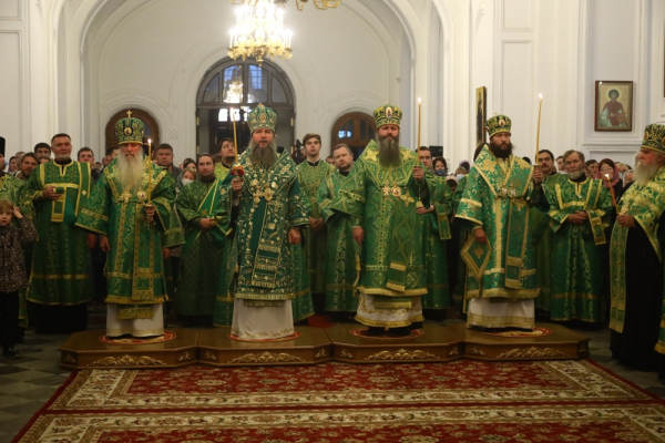 Малая вечерня и Всенощное бдение в Свято-Николаевском монастыре накануне Дня памяти перенесения мощей святого Симеона из Меркушино в Верхотурье