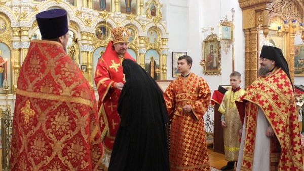 День Жен-Мироносиц в Свято-Покровском женском монастыре