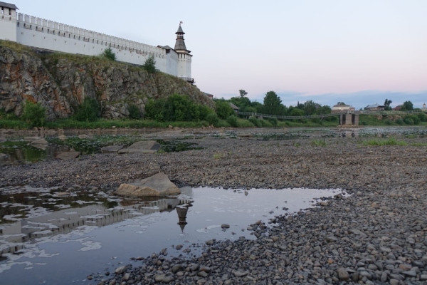 Вечерняя прогулка по дну реки
