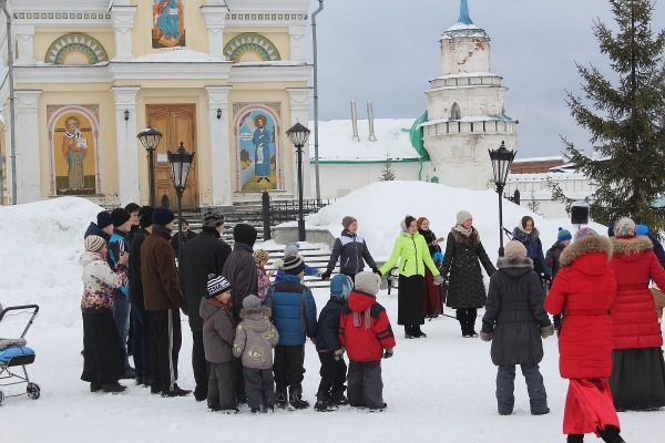Масленичные гуляния для детей и молодежи в Свято-Николаевском монастыре