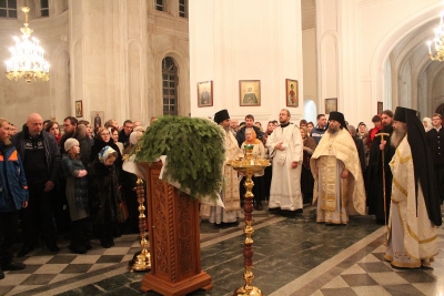 Рождественское богослужение совершено 7 января 2017 года в Крестовоздвиженском соборе Свято-Николаевского монастыря